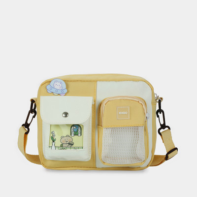 Túi đeo chéo nữ đi chơi, túi xách nữ đeo vai messenger kèm huy hiệu hoạt hình dễ thương IDIGO FF6 - 2017