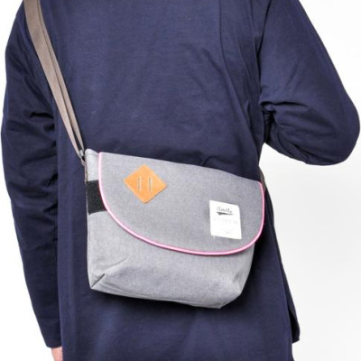 Túi đeo chéo ANELLO unisex cỡ nhỏ AU-A0131