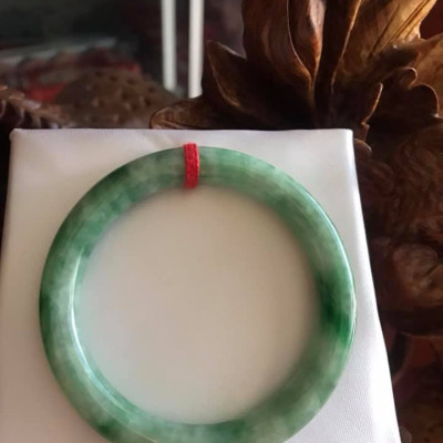 VÒNG TAY NỮ LOẠI VIP XANH BÔNG ĐẬU LÝ SỊN 48MM 100% CẨM THẠCH TỰ NHIÊN