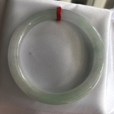 Vòng tay nữ đá Cẩm Thạch tự nhiên mới Tr Lý T Sao 48mm x chột 7mm màu trắng bóng xanh lý nhẹ đều hợp nữ tay nhỏ mệnh Kim Thủy 35kg - 48kg đeo đẹp xinh tay may mắn tốt cho công việc quà tặng nữ ý nghĩa ạ