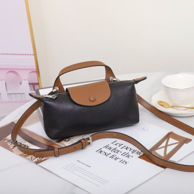 Túi đeo chéo nữ phong cách dễ thương – BEE GEE DCNU1068