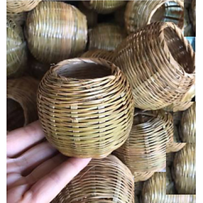 1 giỏ thóc cu gáy, bồ câu (đựng hạt)