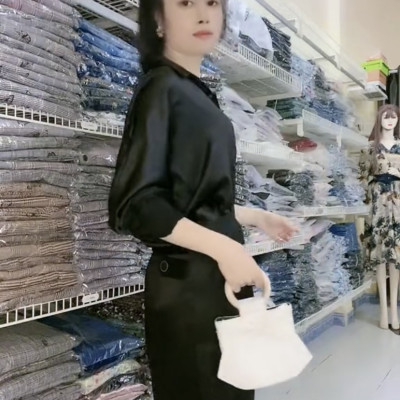 Bộ áo sơ mi kèm váy cao cấp màu đen quý phái Myqlothing.