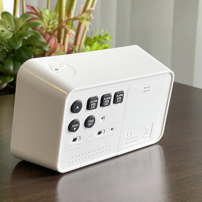 Đồng hồ Rhythm LCT097NR03 – KT 15.0 x 8.8 x 5.0cm / 190g. Vỏ nhựa. Dùng Pin.