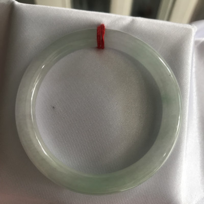 Vòng tay nữ đá Cẩm Thạch tự nhiên mới Tr Lý T Sao 48mm x chột 7mm màu trắng bóng xanh lý nhẹ đều hợp nữ tay nhỏ mệnh Kim Thủy 35kg - 48kg đeo đẹp xinh tay may mắn tốt cho công việc quà tặng nữ ý nghĩa ạ