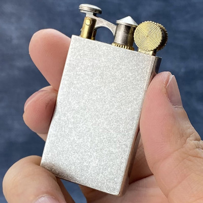 Vỏ Hột Quẹt Bật Lửa Xăng Đá Zorro Z761 Sieu Mỏng Mở Nắp Đánh Lửa Tự Động