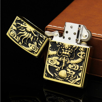Vỏ Hột Quẹt Bật Lửa Zorro Z91226 Họa Tiết Rồng Cuộn Mây Đẹp Độc Lạ Màu Vàng - Dùng Xăng Bấc Đá Cao Cấp