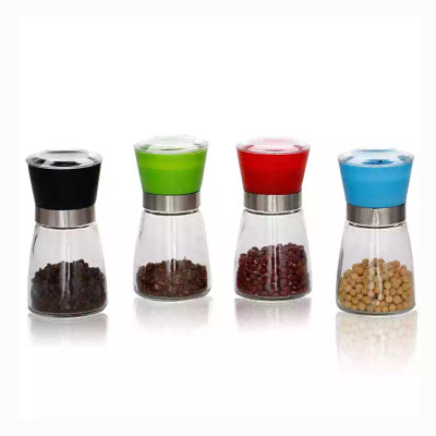 Dụng Cụ Đựng Và Xay Hạt Tiêu Cầm Tay Có Nắp Đậy
