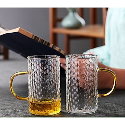 CỐC THỦY TINH UỐNG NƯỚC CAP CẤP VÂN DẬP NỔI QUAI VÀNG 300ML -  VD102 ( GIAO NGẪU NHIÊN )