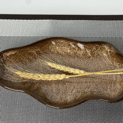 Đĩa lá chuối hỏa biến,thủ công bởi Nghệ Nhân Gomie Ceramic Bát Tràng, men hỏa biến cao cấp, an toàn sức khỏe