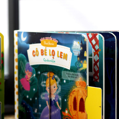 Sách Chuyển Động First Stories - Cậu Bé Rừng Xanh