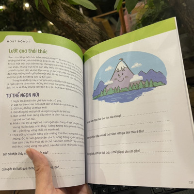 KIỂM SOÁT CƠN TỨC GIẬN – 50 Hoạt động thú vị giúp bạn nhỏ giữ bình tĩnh và ứng phó với cơn giận một cách sáng suốt – Sarah Rebar và Natasha Daniels – Hoàng Linh dịch – Nhã Nam – NXB Hà Nội (Bìa mềm)