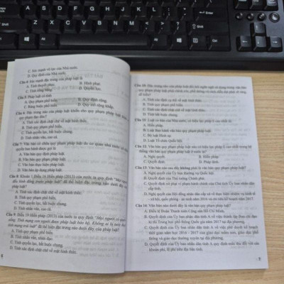 Sách - Câu Hỏi Và Bài Tập Trắc Nghiệm Giáo Dục Công Dân - Luyện Thi THPT Quốc Gia - Hồng Ân