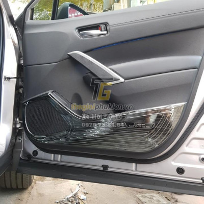 Bộ ốp Titan Tapli, Táp li cửa Toyota Corolla Cross 2020