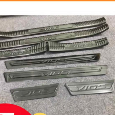 Bậc giẫm chân trong ngoài xe dành cho Toyota Vios 2019 2020 2021 mẫu titan - ốp chống xước bậc cửa xe