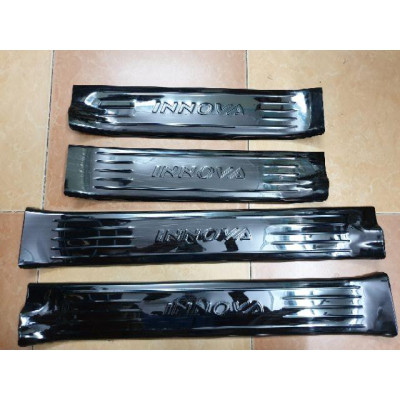 Ốp bậc cửa , nẹp bước chân Toyota Innova 2017-2022 cao cấp -mẫu Titan 8 chi tiết