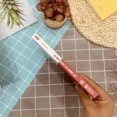 Cẩm Nang CEO Bí Quyết Để Trở Thành Nhà Lãnh Đạo Xuất Sắc: Quản Trị Kpi, Nâng Tầm Doanh Nghiệp, Bí Mật Quản Trị Nhân Lực Và OJT Công Cụ Phát Triển Nguồn Nhân Lực Kế Thừa