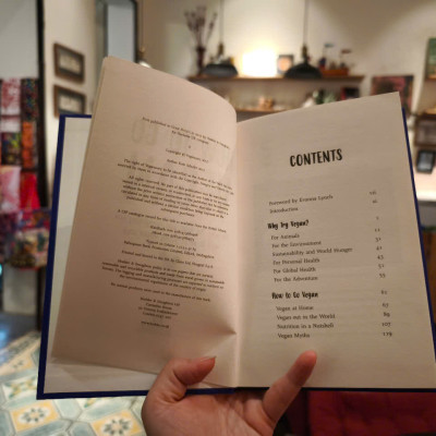 Sách - How To Go Vegan: The why, the how, and everything you need to make going vegan easy by Evanna Lynch