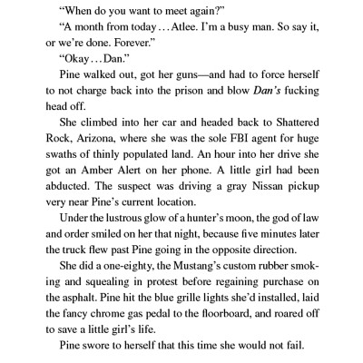 A Minute To Midnight (An Atlee Pine Thriller, 2)