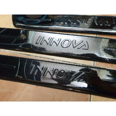 Ốp bậc cửa , nẹp bước chân Toyota Innova 2017-2022 cao cấp -mẫu Titan 8 chi tiết