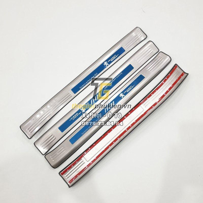 BỘ SẢN PHẨM Nẹp bước chân và ốp chống trầy cốp Peugeot 5008 - Mẫu Inox