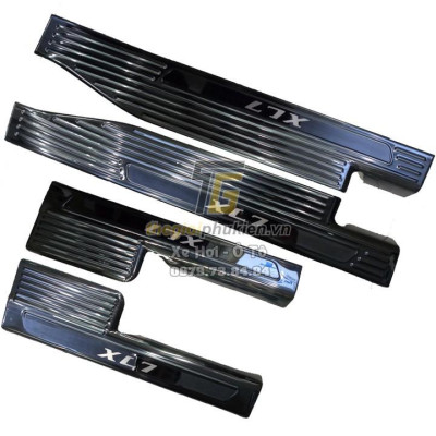 Bộ Ốp bậc cửa, Nẹp bước chân Suzuki XL7 2019-2020 - Mẫu Titan
