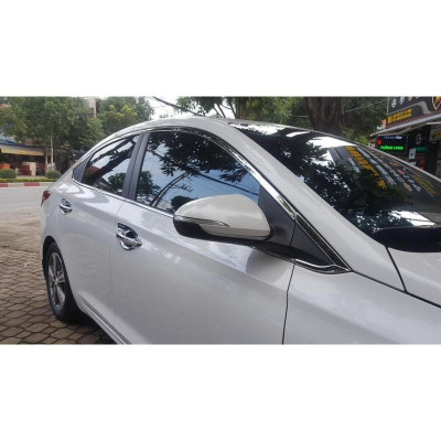 Nep viền inox chân và cong kính dành cho Hyundai Accent 2018-2020