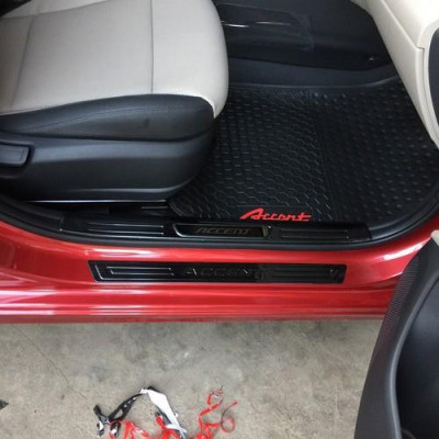 Bậc chân trong ngoài  dành cho Huyndai Accent 2018-2019-2020-2021 