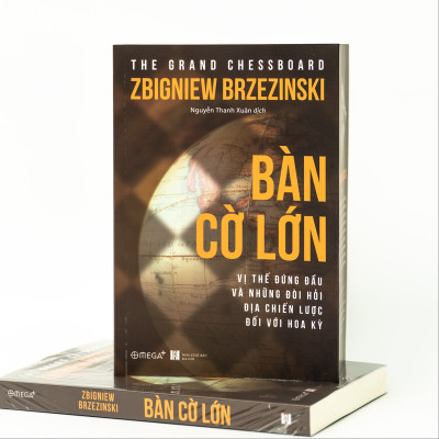 Sách  Bàn Cờ Lớn ( Trạm Đọc Phân Phối )