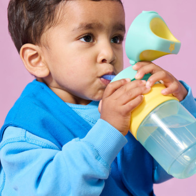 Bình Uống Nước Tommee Tippee On The Go Straw 500ml – Cho Bé Từ 18 Tháng, Xanh Lá