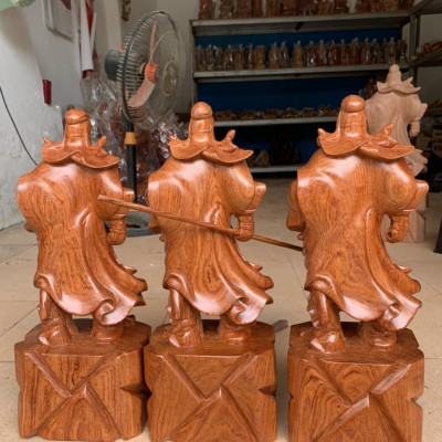 Tượng quan công sách đao trấn ải bằng gỗ hương đá kt cao 40×16×11cm