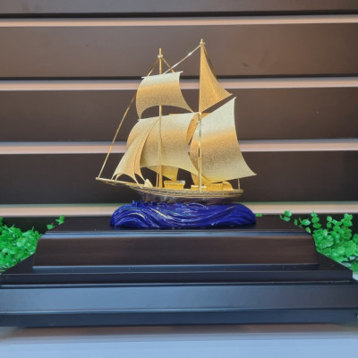 Mô hình thuyền dát vàng 24k MT Gold Art M02(29x17x34 cm)- Hàng chính hãng, quà tặng dành cho sếp, khách hàng, đối tác