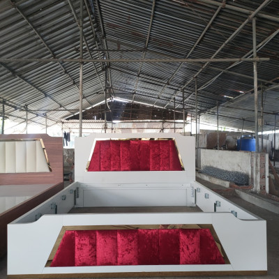 Giường gỗ MDF lõi xanh Tundo kết hợp inox mạ vàng 