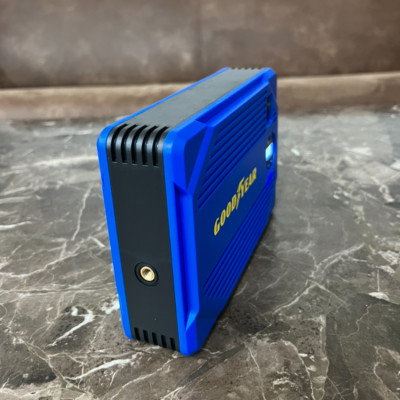 Bộ kích, kiêm bơm lốp và sạc dự phòng dung lượng 10.400mAh dùng cho ô tô - Thương hiệu Mỹ cao cấp Goodyear GY-5282 [BẢO HÀNH CHÍNH HÃNG 12 THÁNG] 
