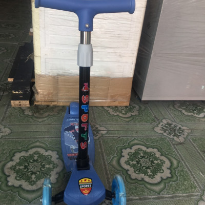 Xe Trượt Scooter Bằng Nhựa Cho Bé