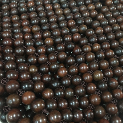 Đệm Lót Ghế Xe Ô Tô Hạt Gỗ Mun Cao Cấp Hạt 18ly - Móc Viền Tay Thủ Công ( Mian.vn )