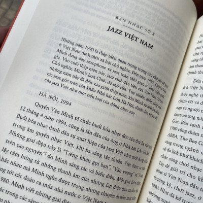 CHƠI JAZZ Ở VIỆT NAM: QUYỀN VĂN MINH VÀ NHẠC JAZZ HÀ NỘI - Stan Bh Tan -Tangbau – Quyền Văn Minh - Hiền Trang dịch – Omegaplus (Bìa mềm)