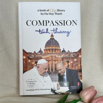 Sách Song Ngữ: Compassion - Tình Thương (Bìa Cứng)