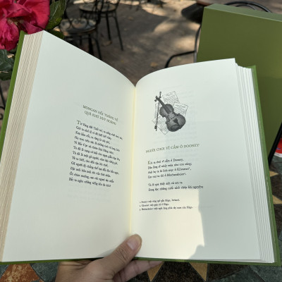 (Trăm năm Nobel) (Limited Edition 1200 bản đánh số) (bìa cứng Heritage Library Buckram, mạ cạnh nhũ vàng, giấy 100 gsm) TUYỂN TẬP THƠ WILLIAM BUTLER YEATS - Đông A