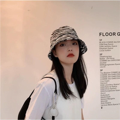 Mũ bucket loang vằn hot trend