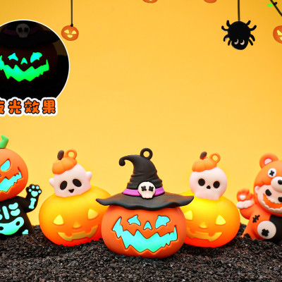 Móc khóa bí ngô Halloween có đèn phát sáng dùng làm quà tặng trang trí