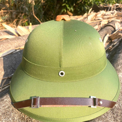 mũ cối tàu cốt phíp lòng xanh khuy trắng phiên bản xưa 1966, tuyệt đối không ngấm nước, đứng lên dậm nhảy va đạp không vỡ, vải gabadin chuẩn