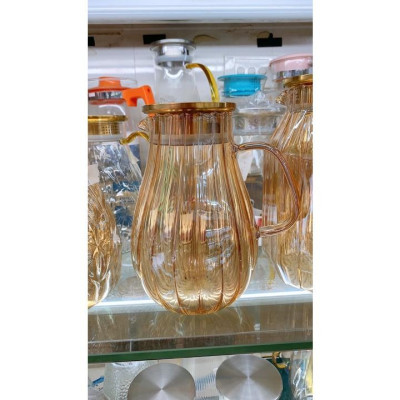 Bình đựng nước uống thủy tinh vàng vân sọc bầu