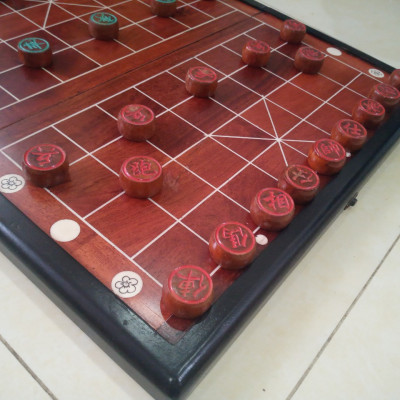 Bộ Quân Cờ Tướng Gỗ, Kèm Bàn Cờ Tướng Gỗ Hương KT 50 x 50 cm