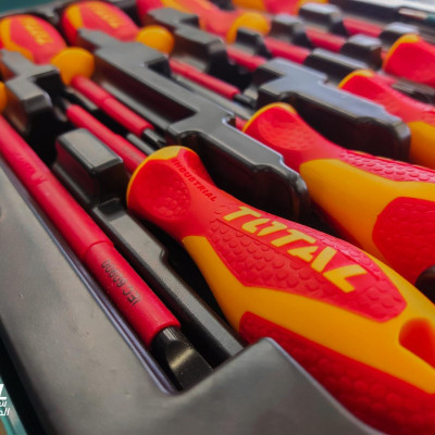 BỘ 10 CÔNG CỤ CẦM TAY CÁCH ĐIỆN TOTAL THKTV02S101 - HÀNG CHÍNH HÃNG