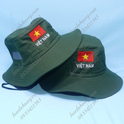 Nón tai bèo nam rộng vành thêu lá cờ Việt Nam, chất liệu vải kaki bền đẹp, bên hông có 2 lỗ thông gió - Hạnh Dương