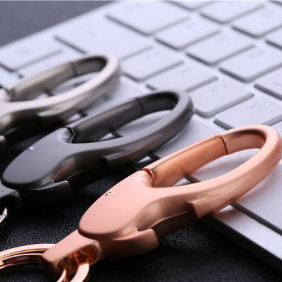 Móc Chìa Khóa Ô tô Xe Máy ZB-207 Có Móc Đỉa Quần Kiêm Mở Nắp Chai Tiện Dụng ( giao màu ngẫu nhiên )