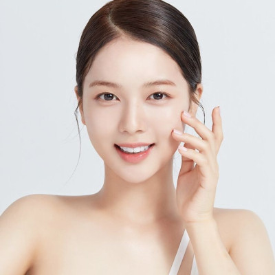 Sữa Rửa Mặt Tẩy Trang Dưỡng Trắng Mịn Da Chacol (130 G)