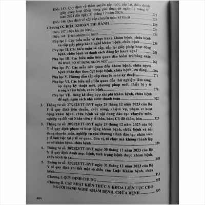 Sách Luật Khám Bệnh Chữa Bệnh 2023 và Các Văn Bản Hướng Dẫn Thi Hành - V2451T