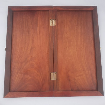 Cờ tướng gỗ gõ Cao cấp kích cỡ 50 x 52cm- Quân cờ sừng trâu đen 3,7cmx1,2